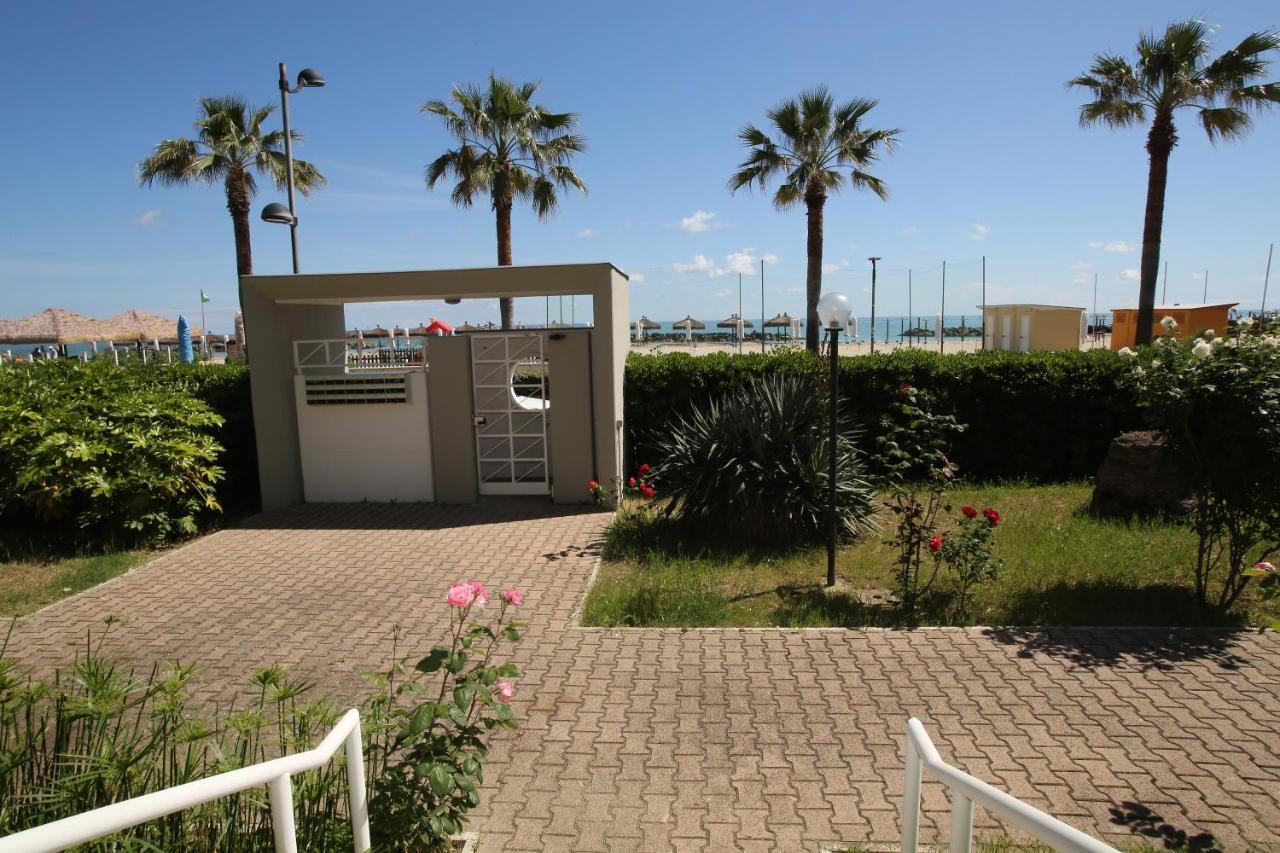 Residence Le Palme Montesilvano Marina Exterior foto